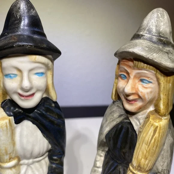 Rare Vintage Set of Bisque Witch Salt and Pepper Shakers - Picture 4 of 11